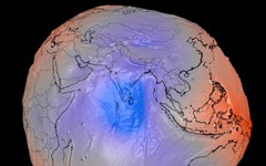 Trái đất thật sự méo như 'củ khoai'? NASA giải mã hình ảnh gây sốt trên mạng