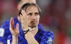 Modric chỉ trích VAR thiên vị cho đội bóng của Ronaldo