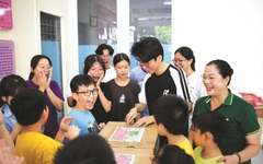 Tặng một cuốn sách, góp bao niềm vui