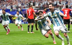Video pha ghi bàn của Messi trận Argentina loại Ai Cập ở World Cup 2026