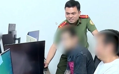 Bắt giữ 11 người Trung Quốc lừa đảo công dân Pháp qua mạng