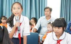 Lãnh đạo xã Nhà Bè gặp gỡ, lắng nghe thiếu nhi