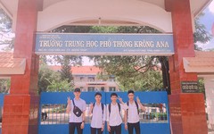 Đi khắp trường chụp ảnh, 4 nam sinh Đắk Lắk kỉ niệm ngày ra trường một cách quá dễ thương