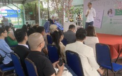 Nhà thơ Nguyễn Phong Việt vẫn hồi hộp khi viết cuốn tản văn thứ hai