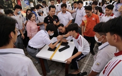 Teen THPT Hùng Vương “lăn xả” hết mình trong các hoạt động trải nghiệm