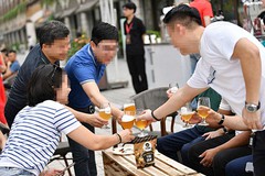Đừng biến bàn nhậu thành nơi giải sầu, rồi gây sầu cho người khác