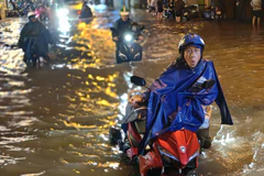 Đường Phan Huy Ích ngập sâu bất thường, đã thấy nguyên nhân, đang tập trung xử lý