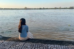 Máy bay, xe lửa có giúp các cặp yêu xa gần hơn?
