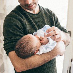 Podcast: Vì sao đàn ông cũng bị 'lây' trầm cảm sau sinh cùng lúc với vợ?