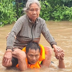 Những tiếng kêu cứu trong đêm lũ ở Nam Trung Bộ