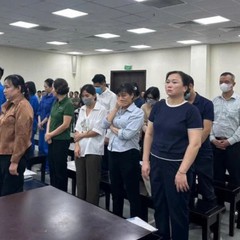 Cựu cán bộ Sở Y tế Hà Nội nói chỉ nhận 'tiền cảm ơn' trong vụ 686 phòng khám chạy giấy phép