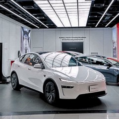 Thị trường xe điện Việt Nam nóng lên khi Tesla chính thức 'đổ bộ'