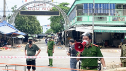 Video: Tiểu thương nghi mắc COVID-19, phong tỏa chợ đầu mối lớn nhất Nghệ An