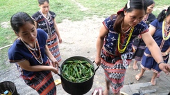 Video: Độc đáo bánh sừng trâu đón tết của người Cơ Tu