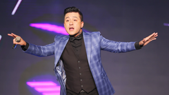Video: Tổ chức live show ở ban công không xin phép, Tuấn Hưng bị phạt 12,5 triệu đồng