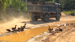 15km đường nát bét sau 2 năm thi công điện gió