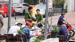 Video: Công an TP.HCM tiến hành khám xét nhà bà Hàn Ni ở quận 7