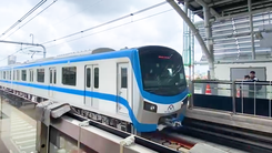 Cận cảnh 17 đoàn tàu metro số 1 chạy thử toàn tuyến sau gần 10 năm chờ đợi