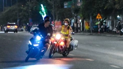 Xem cảnh sát Hưng Yên quây rào bắt 'quái xế'