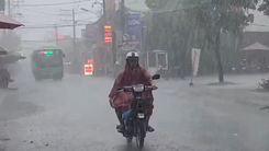 TP.HCM trời kéo mưa dông và đổ xuống nhiều quận huyện
