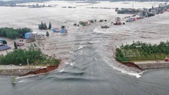 Hồ nước ngọt lớn thứ hai của Trung Quốc ở tỉnh Hồ Nam bị vỡ đê