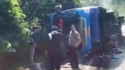 Công an thông tin vụ lật xe khách làm 3 người chết, nhiều người bị thương