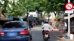 Lái xe biển xanh vào đường cấm ở TP.HCM, tài xế bị lập biên bản xử phạt