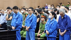 Vụ đánh bạc ở King club: Ông Hồ Đại Dũng lãnh 3 năm 6 tháng tù, ca sĩ Vũ Hà bị phạt 100 triệu