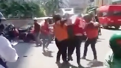 Nhóm shipper hỗn chiến ở TP.HCM khi tranh cãi 'ai chạy nhiều đơn hàng hơn'