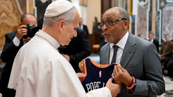 Dàn sao Hollywood xúc động khi gặp Giáo hoàng Leo XIV tại Vatican