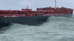 Tàu chở 174.000 tấn quặng mắc cạn, nguy cơ chìm gây tràn dầu tại Dung Quất