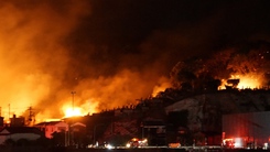 Biển lửa nuốt trọn khu dân cư ở Nhật Bản, hàng trăm người phải sơ tán