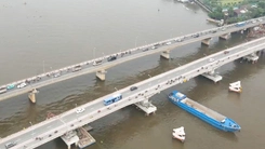 Toàn cảnh cầu Bình Triệu 1 vừa thông xe sau ba tháng nâng tĩnh không