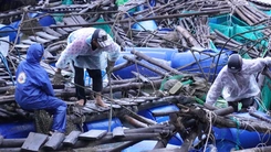 Lũ dữ xô lồng bè, cá chết la liệt, người dân Xuân Cảnh thiệt hại nặng nề