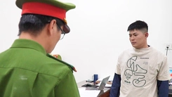 Bắt khẩn cấp người cha ôm hai con nhảy cầu khiến một bé tử vong