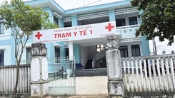 Trưởng trạm y tế phản hồi vụ mẹ và em bé mới sinh 'bị từ chối' khi xin tránh lũ