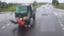 Vượt đèn đỏ tông thẳng vào xe tải, nam thanh niên ở Quảng Ngãi tử vong