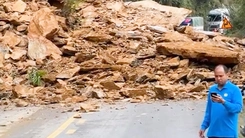 Đã tìm thấy thi thể 3 nạn nhân vụ sạt lở trên quốc lộ 6 qua Phú Thọ