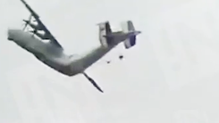 Video máy bay vận tải quân sự Nga gãy rời trên không, 7 người thiệt mạng