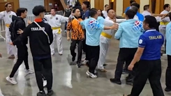 Đoàn Malaysia phản ứng dữ dội vì cho rằng trọng tài thiên vị chủ nhà Thái Lan