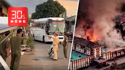 Bản tin 30s Nóng: Xe lu trôi cán chết người đi bộ; Xe tăng Thái Lan bắn cháy sòng bạc Campuchia