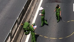 Khám nghiệm hiện trường vụ thi thể không còn nguyên vẹn trên cao tốc Vĩnh Hảo - Phan Thiết