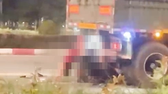 Nghi phạm sát hại nữ công nhân ở TP.HCM đã chết sau khi tông đuôi xe container