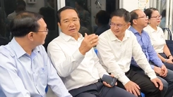 Chủ tịch UBND TP.HCM đi metro số 1 đến Trung tâm Phục vụ hành chính công ở Thủ Đức, chỉ mất 15 phút