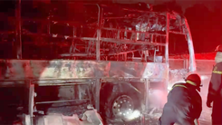 Va chạm liên hoàn, cả 3 xe bốc cháy dữ dội trên cao tốc qua tỉnh Khánh Hòa