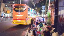 Xe khách giường nằm chạy sai lịch trình, đón trả khách diễn ra bát nháo ở nhiều quận của TP.HCM