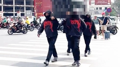 Vụ 'khiêng hòm' trước chợ Bến Thành: Bắt khẩn cấp 9 người trong ê kíp quay clip