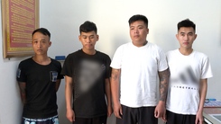 Bắt quả tang nhóm bảo kê kinh doanh ở bãi biển Hải Tiến