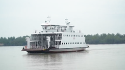 Huy động 30 phà ở miền Tây đáp ứng nhu cầu đi lại của người dân dịp lễ