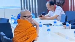 Sư trụ trì ở Thái Lan biển thủ hơn 233 tỉ đồng để đánh bạc, ra đầu thú và bị bắt